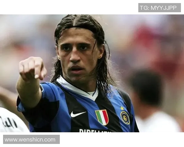 足球明星中锋号码全解析及历史传奇球员回顾 足球明星中锋号码全解析及历史传奇球员回顾