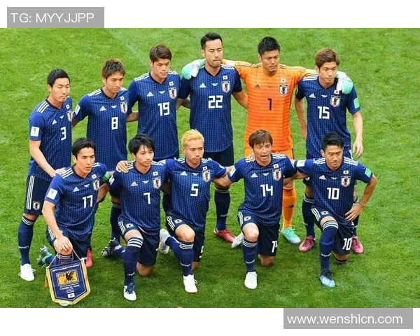 足球明星与哥斯拉的惊人相似之处引发球迷热议与幽默讨论 足球明星与哥斯拉的惊人相似之处引发球迷热议与幽默讨论