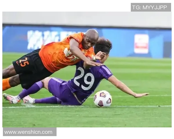 足球明星突发重病视频曝光引发球迷广泛关注与担忧 足球明星突发重病视频曝光引发球迷广泛关注与担忧